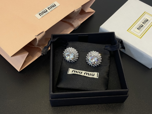 Essenceofluxury Womens Jewelry Miu Miu Metal Earrings with Crystals A39PP180 AA199253