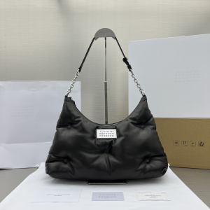 Maison Margiela Glam Slam Large Hobo Shoulder Bag Black Quilted Nappa Leather Maison Margiela Glam Slam Large Hobo Shoulder Bag Black Quilted Nappa Leather