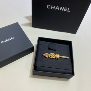 Essenceofluxury Womens Jewelry Chanel Gold CC Logo Hair Clip A152PP180 AA199441