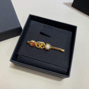 Essenceofluxury Womens Jewelry Chanel Gold CC Logo Hair Clip A152PP180 AA199441