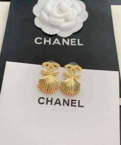 Essenceofluxury Womens Jewelry Chanel Crystal CC Gold Shell Earrings A152PP180 AA199537