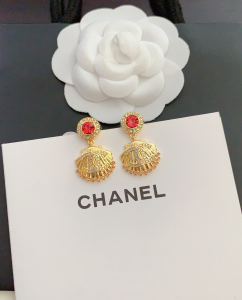 Essenceofluxury Womens Jewelry Chanel Crystal CC Gold Shell Earrings A152PP180 AA199538