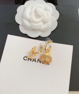 Essenceofluxury Womens Jewelry Chanel Crystal CC Gold Shell Earrings A152PP180 AA199539
