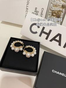 Essenceofluxury Womens Jewelry Chanel Crystal CC Logo and Pearls Earrings A152PP180 AA199543