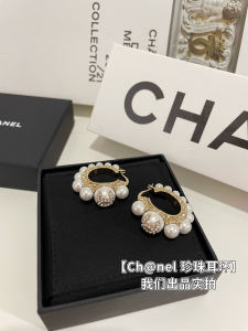 Essenceofluxury Womens Jewelry Chanel Crystal CC Logo and Pearls Earrings A152PP180 AA199543