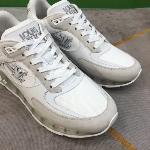 Essenceofluxury Mens Shoes Louis Vuitton Run Away Sneaker in White 38 To 44 A151PP580 AA199740