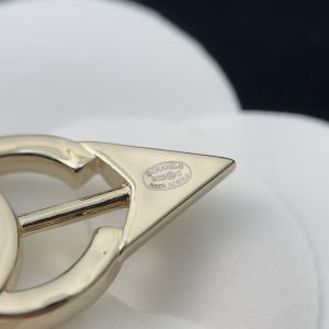 Essenceofluxury Womens Jewelry Chanel CC Logo Crystals Arrow Earrings A152PP180 AA199930