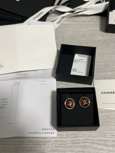 Essenceofluxury Womens Jewelry Chanel CC Logo Round Earrings in Red A152PP180 AA199922