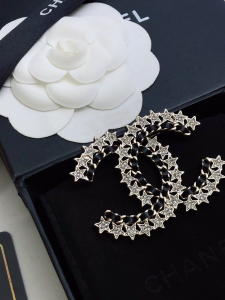 Essenceofluxury Womens Jewelry Chanel Crystal Multi Star Brooch A152PP180 AA199938