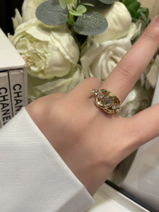 Essenceofluxury Womens Jewelry Chanel Gold CC Logo Crystals Rings A152PP180 AA199929