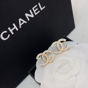 Essenceofluxury Womens Jewelry Chanel Gold White CC Logo Earrings A152PP180 AA199924