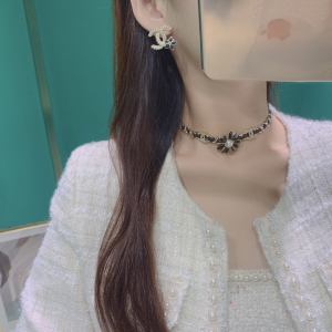 Essenceofluxury Womens Jewelry Chanel Pearls CC Logo Flower Earrings A152PP180 AA199928