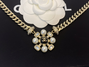 Essenceofluxury Womens Jewelry Chanel Chain Pendant Necklace Gold A39PP280 AA200212