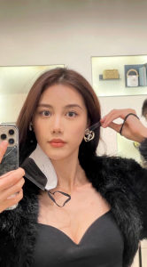 Essenceofluxury Womens Jewelry Chanel Crystals CC Heart Earrings A39PP180 AA200219