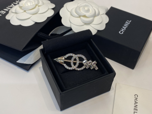 Essenceofluxury Womens Jewelry Chanel Crystals CC Logo Brooch A39PP180 AA200209