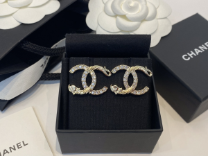 Essenceofluxury Womens Jewelry Chanel Crystals CC Logo Earrings A39PP180 AA200205