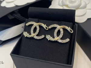 Essenceofluxury Womens Jewelry Chanel Crystals CC Logo Earrings A39PP180 AA200205