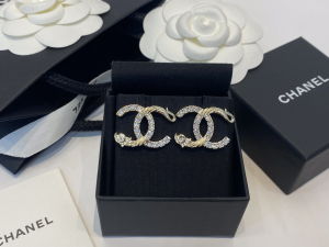 Essenceofluxury Womens Jewelry Chanel Crystals CC Logo Earrings A39PP180 AA200205