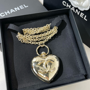 Essenceofluxury Womens Jewelry Chanel Gold CC Heart Pendant Necklaces A62PP380 AA200232