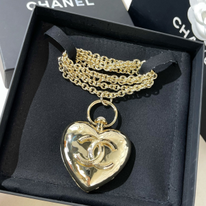Essenceofluxury Womens Jewelry Chanel Gold CC Heart Pendant Necklaces A62PP380 AA200232