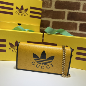 Adidas x Gucci Wallet Chain Shoulder Bag Yellow Black Leather Gucci Trefoil Print Adidas x Gucci Wallet Chain Shoulder Bag Yellow Black Leather Gucci Trefoil Print