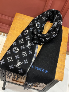 Louis Vuitton Monogram Gradient Tartan City Cashmere Silk Scarf Black Louis Vuitton Monogram Gradient Tartan City Cashmere Silk Scarf Black