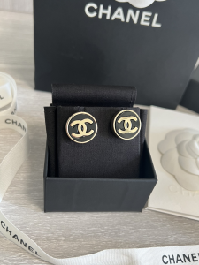 Essenceofluxury Womens Jewelry Chanel CC Logo Round Earrings A152PP180 AA200457