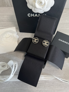 Essenceofluxury Womens Jewelry Chanel CC Logo Round Earrings A152PP180 AA200457