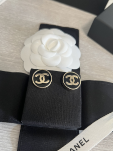 Essenceofluxury Womens Jewelry Chanel CC Logo Round Earrings A152PP180 AA200457