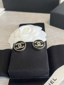 Essenceofluxury Womens Jewelry Chanel CC Logo Round Earrings A152PP180 AA200457