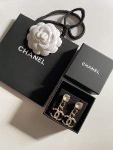 Essenceofluxury Womens Jewelry Chanel Crystals CC Logo Pendant Earrings A152PP180 AA200462