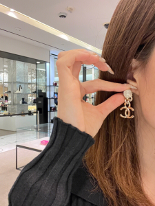 Essenceofluxury Womens Jewelry Chanel Crystals CC Logo Pendant Earrings A152PP180 AA200462