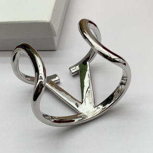 Essenceofluxury Womens Jewelry Valentino VLogo Signature Metal Bracelet A152PP180 AA200466