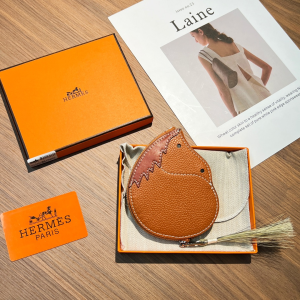 Essenceofluxury Free Gift Hermes Petit H Horse Leather Coin Purse A62PP110 AA200629