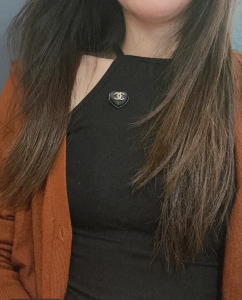 Essenceofluxury Womens Jewelry Chanel CC Logo Black Heart Brooch A39PP180 AA200618