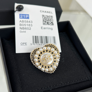 Chanel Crystals CC Pearls Heart Brooch 