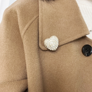 Essenceofluxury Womens Jewelry Chanel Crystals CC Pearls Heart Brooch A62PP180 AA200637