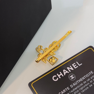 Essenceofluxury Womens Jewelry Chanel Gold CC Logo Hair Clip A39PP180 AA200620