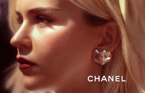 Essenceofluxury Womens Jewelry Chanel Gold CC Logo Heart Earrings A39PP180 AA200622