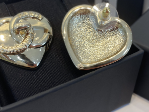 Essenceofluxury Womens Jewelry Chanel Gold CC Logo Heart Earrings A39PP180 AA200622