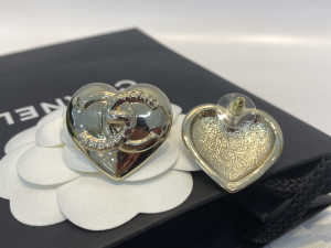 Essenceofluxury Womens Jewelry Chanel Gold CC Logo Heart Earrings A39PP180 AA200622