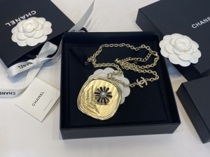 Essenceofluxury Womens Jewelry Chanel Gold Pendant Necklaces AB9772 A39PP280 AA200623