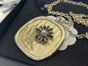 Essenceofluxury Womens Jewelry Chanel Gold Pendant Necklaces AB9772 A39PP280 AA200623