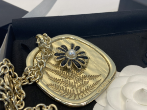 Essenceofluxury Womens Jewelry Chanel Gold Pendant Necklaces AB9772 A39PP280 AA200623