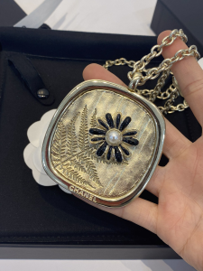 Essenceofluxury Womens Jewelry Chanel Gold Pendant Necklaces AB9772 A39PP280 AA200623