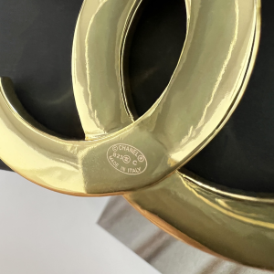 Essenceofluxury Womens Jewelry Chanel Gold White CC Logo Brooch A62PP180 AA200638