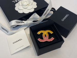 Essenceofluxury Womens Jewelry Chanel Yellow Pink CC Logo Brooch A39PP180 AA200624