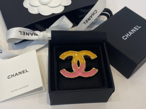 Essenceofluxury Womens Jewelry Chanel Yellow Pink CC Logo Brooch A39PP180 AA200624