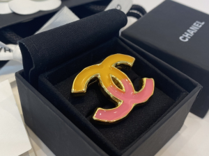 Essenceofluxury Womens Jewelry Chanel Yellow Pink CC Logo Brooch A39PP180 AA200624