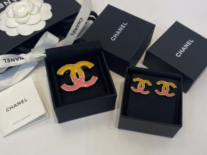 Essenceofluxury Womens Jewelry Chanel Yellow Pink CC Logo Brooch A39PP180 AA200624